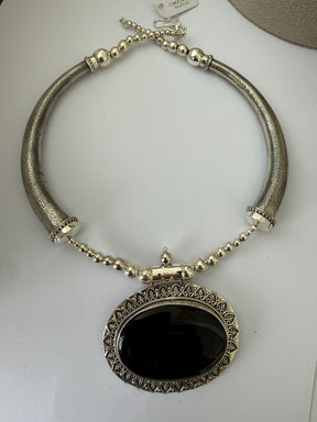 Colar Indiano com Pedra Ônix