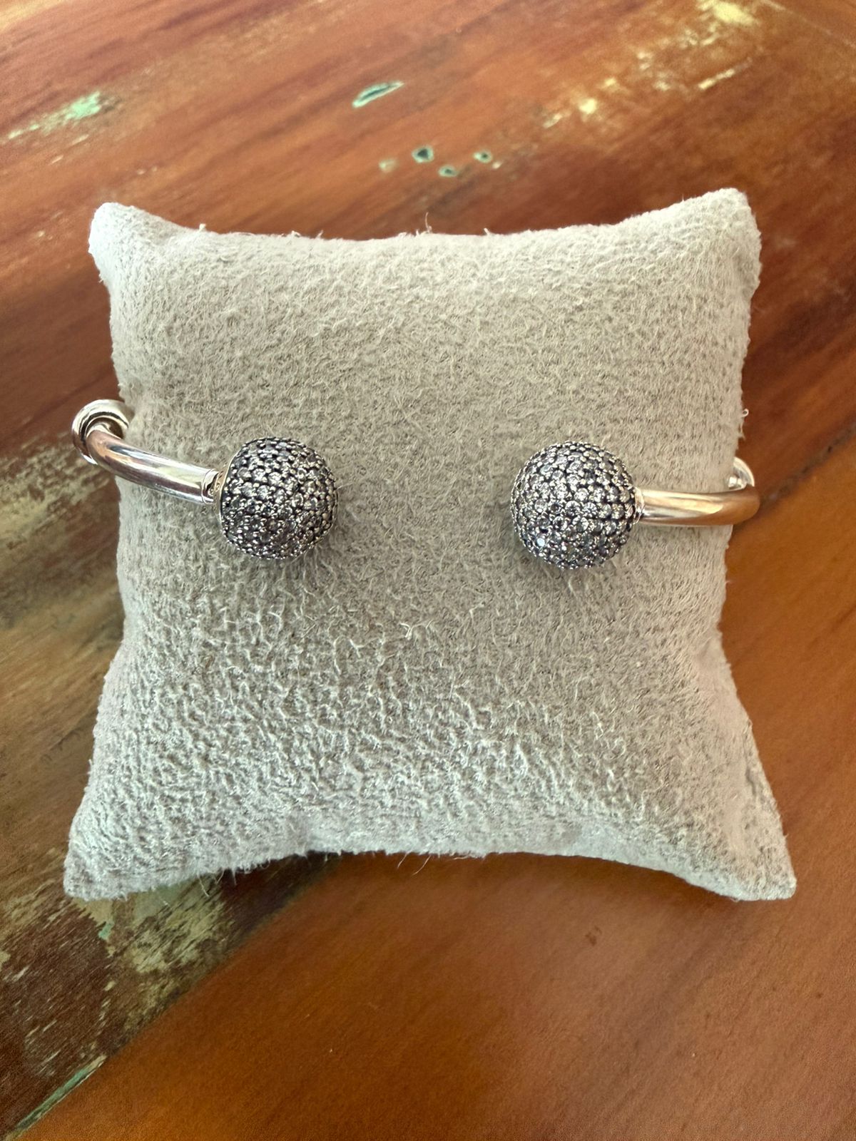 Bracelete com Esferas Cravejadas