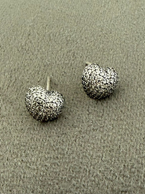 Brinco Coração Cravejado Abaulado